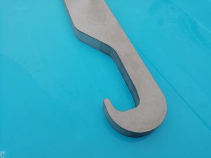 nerezov� h�k tl. 30 mm, �ezan� vodn�m paprskem